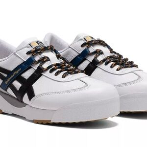 Onitsuka Tiger Delegation Ex White and Black Sneakers Retro-Inspired Design